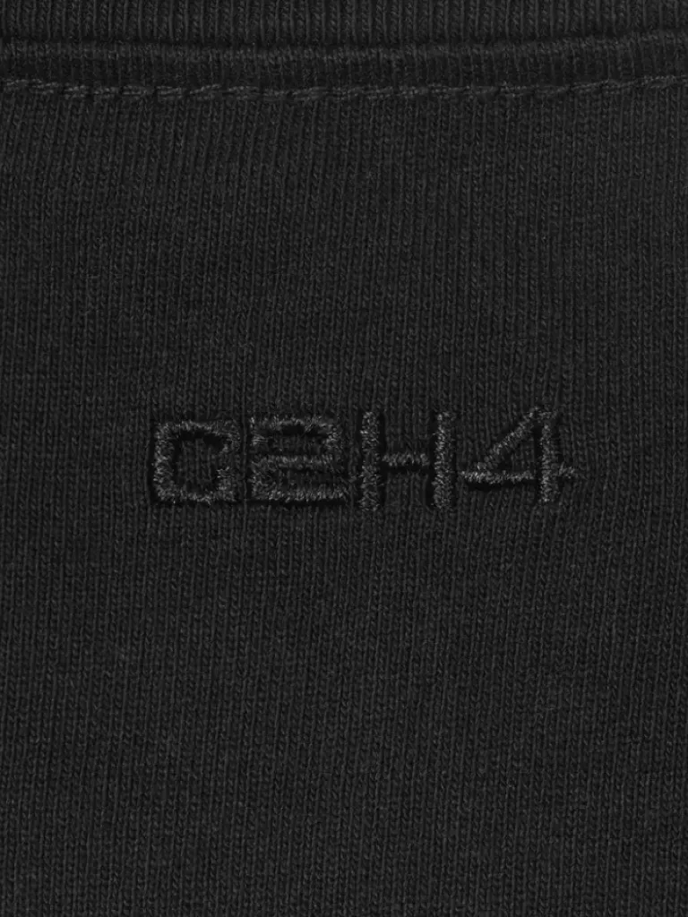Men C2H4 006 - "Club Emblem Pin" Print T-Shirt