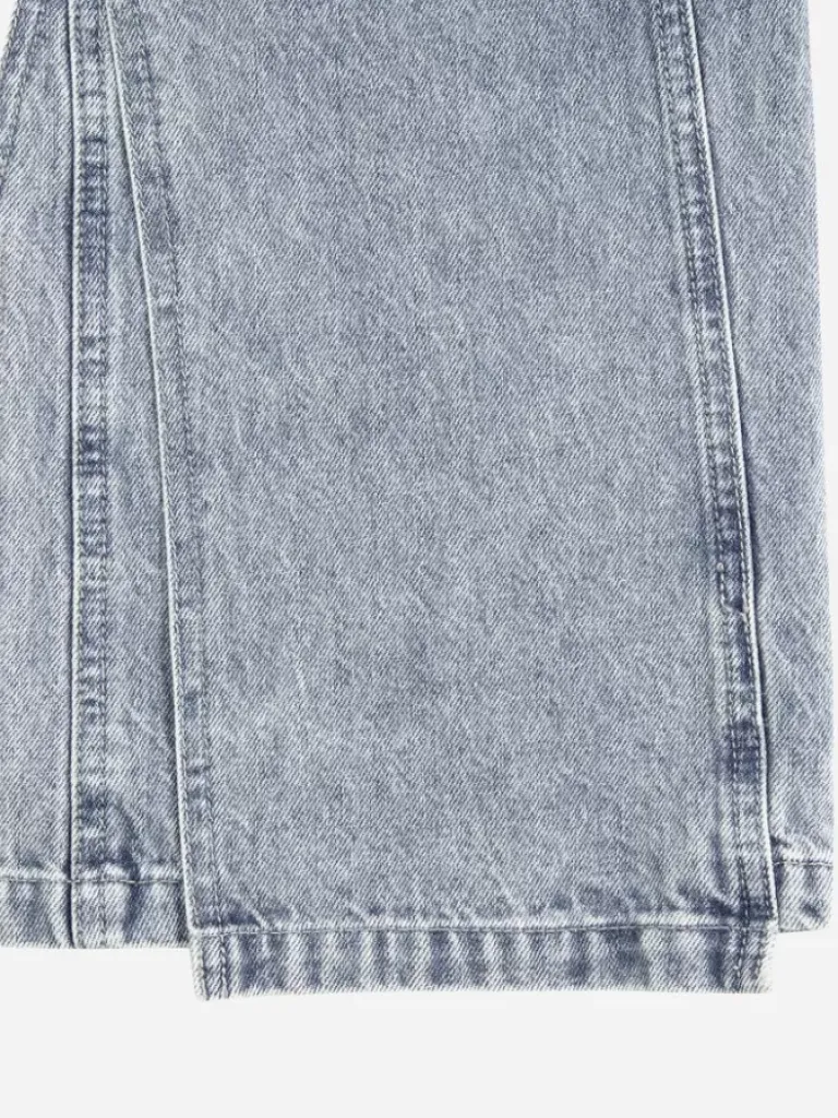 Women C2H4 005 - Emblem Button Jeans