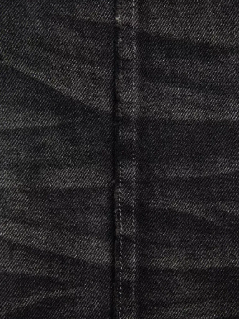 Men C2H4 005 - Stagger Streamline Arch Raw Edge Jeans